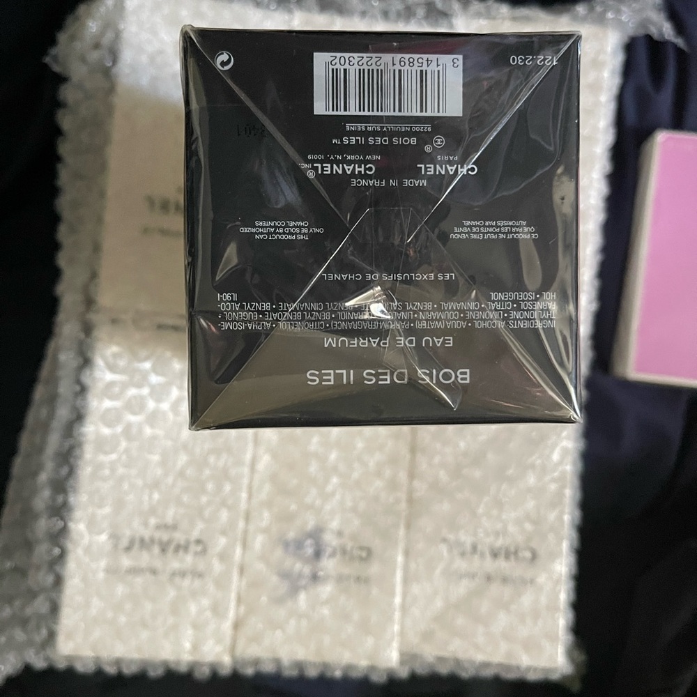 Perfumes - Picture 6 of 11